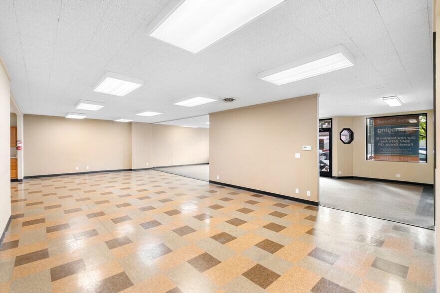 More Photos Of 305 NE Russell St, Portland Light Manufacturing For Lease