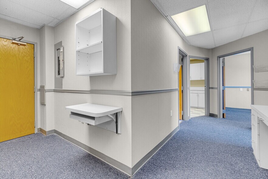 More Photos Of 60 Westwood Ave, Waterbury Medical For Sale