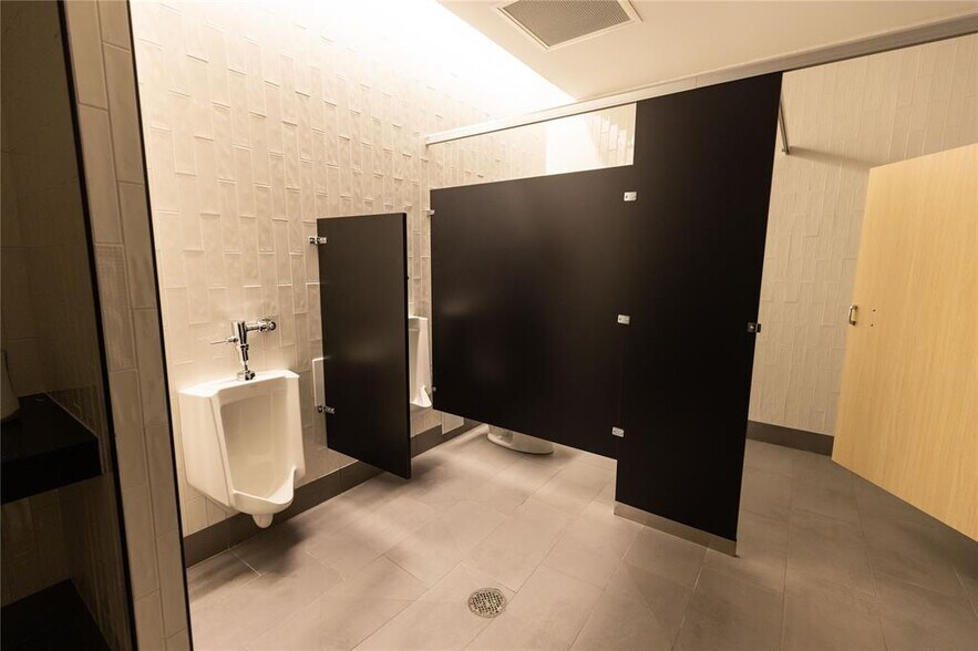 More Photos Of 1220 Toro Grande Dr, Cedar Park Light Distribution For Sale