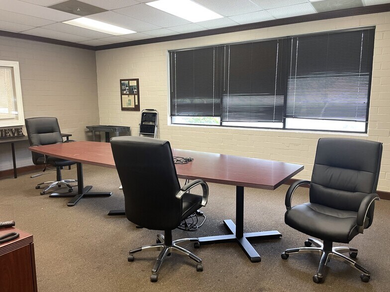 More Photos Of 10617 Southern Loop Blvd, Pineville Light Manufacturing For Lease