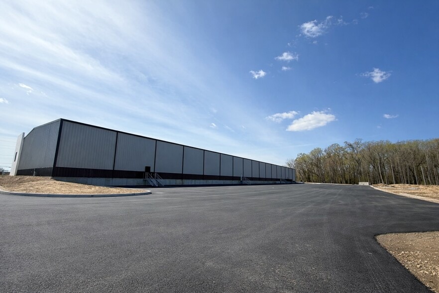 More Photos Of 350 Lafferty Ln, Dover Unknown For Lease