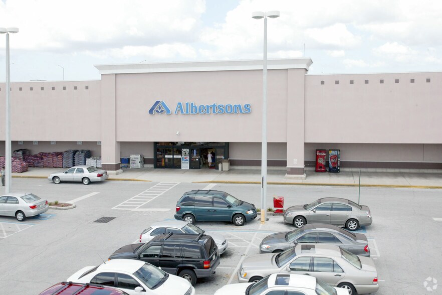 More Photos Of 300-900 E Lake Rd, Palm Harbor Unknown For Lease