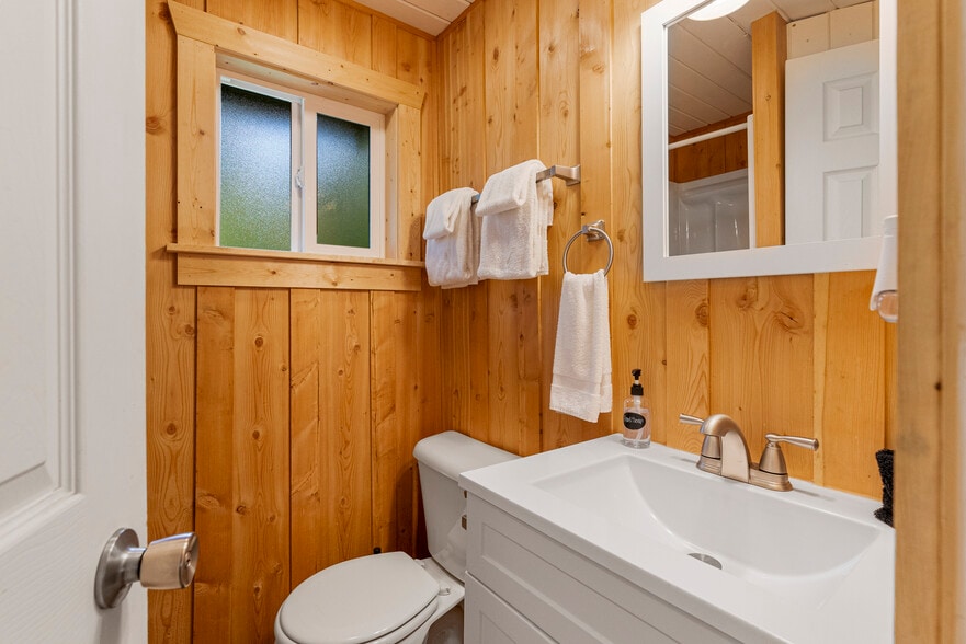 More Photos Of 3481 N Highway 83, Seeley Lake Hotel For Sale