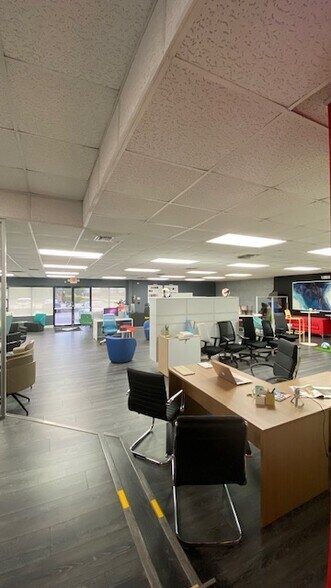 More Photos Of 7200-7216 NW 72nd Ave, Miami Light Distribution For Lease