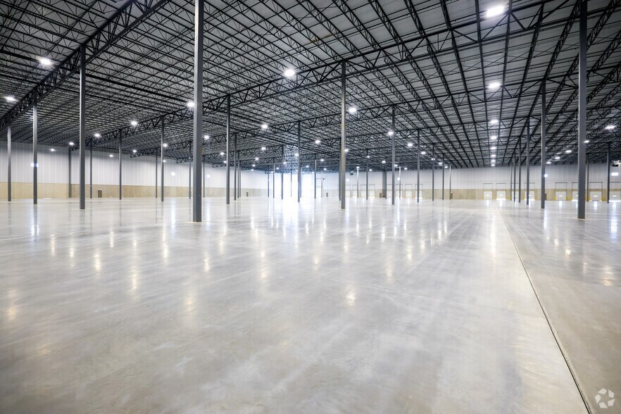 More Photos Of Turnpike Commerce Center, Shalersville Distribution For Sale