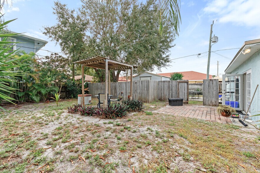 More Photos Of 112 Milton St, Lantana Apartments For Sale