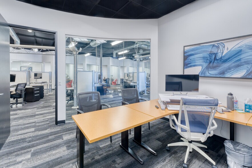 More Photos Of 1830 W University Dr, Tempe Light Distribution For Lease