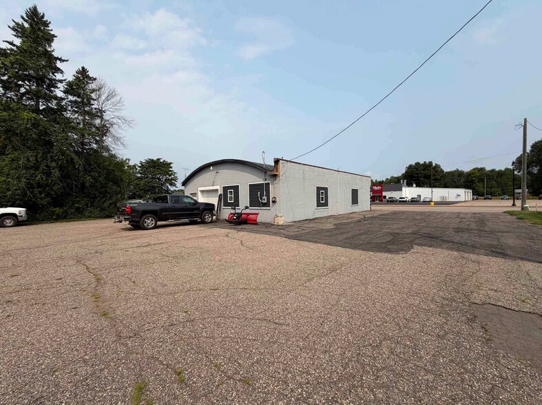 More Photos Of 2231 W Grand Ave, Wisconsin Rapids Auto Repair For Sale