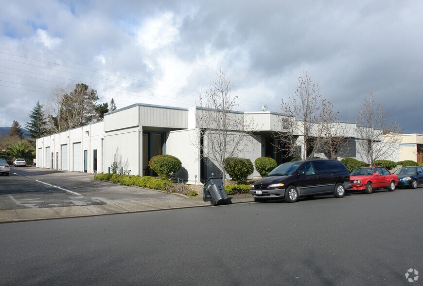 More Photos Of 12 Pamaron Way, Novato Manufacturing For Lease