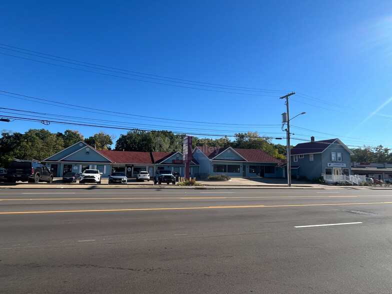 Primary Photo Of 2783-2795 Front St, Cuyahoga Falls Office For Lease