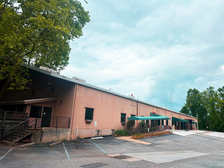 More Photos Of 68 Sweeten Creek Rd, Asheville Office For Lease