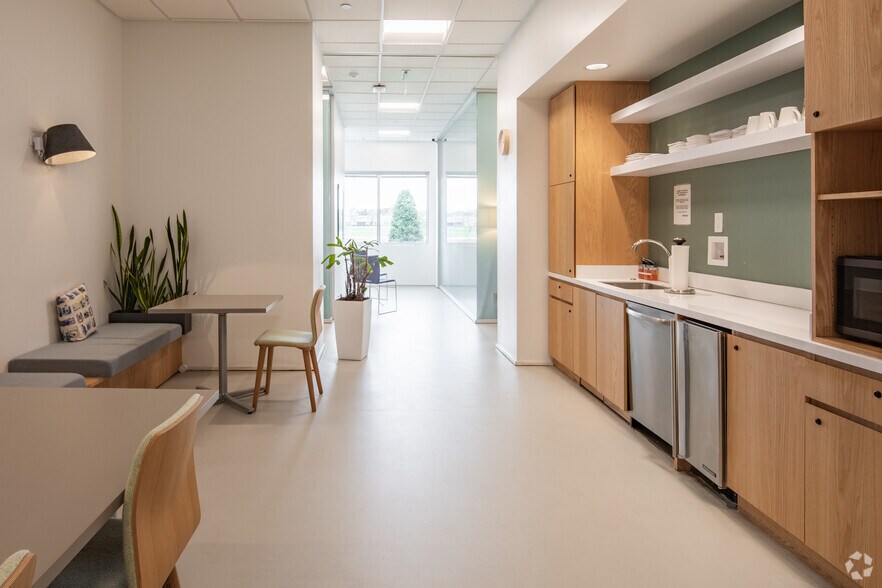 More Photos Of 4100 Market St, Huntsville Coworking Space