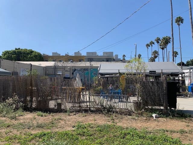 More Photos Of 2003-2011 Main St, Santa Monica Freestanding For Sale