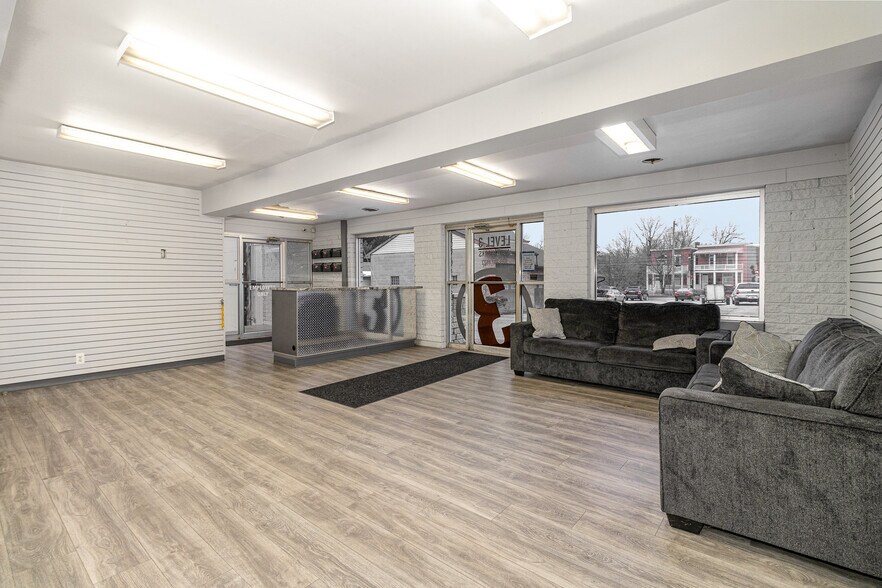 More Photos Of 2317 Donaldson Ave, Covington Auto Repair For Sale