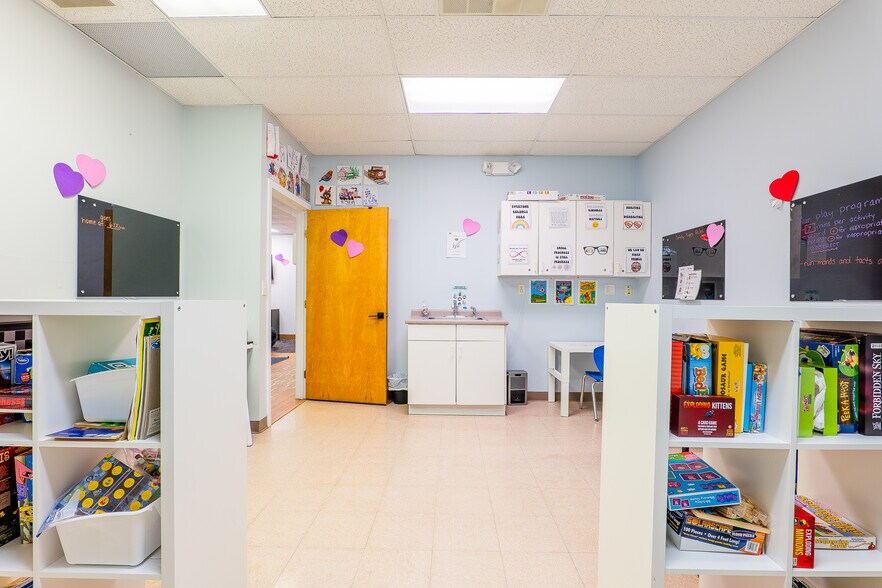 More Photos Of 60 Old New Milford Rd, Brookfield Office For Sale