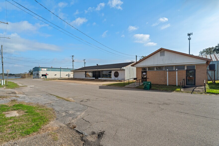 More Photos Of 5006 Morris St, Moss Point Restaurant For Sale