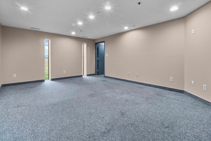 More Photos Of 5551 S Belmont Ave, Indianapolis Warehouse For Lease