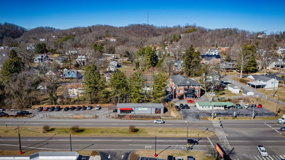 More Photos Of 710 Volunteer Pky, Bristol Storefront Retail Office For Sale