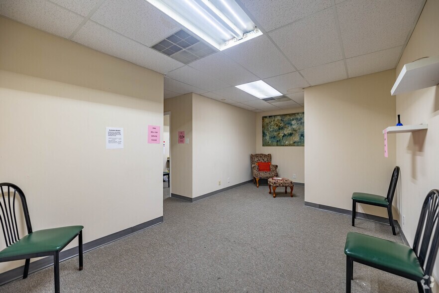 More Photos Of 24 Compton Rd, Cincinnati Medical For Sale