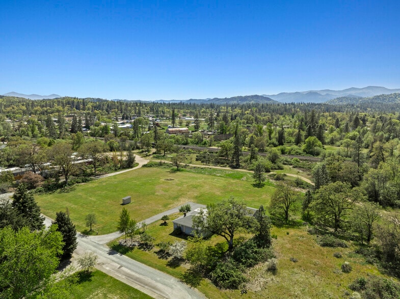 More Photos Of 387 Tavis Dr, Merlin Manufactured Housing Mobile Home Park For Sale