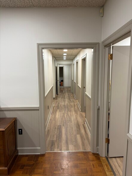 More Photos Of 823 Chickamauga Ave, Rossville Office For Lease