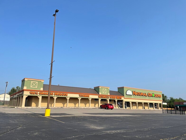 More Photos Of 6807-7013 N May Ave, Oklahoma City Unknown For Lease