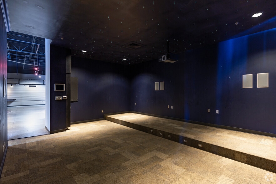 More Photos Of 6911 Fm 1960 Rd W, Houston Freestanding For Lease