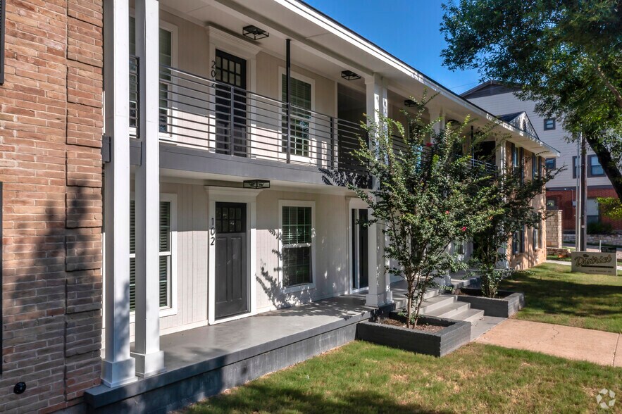 More Photos Of 425 N Rosemont Ave, Dallas Apartments For Sale