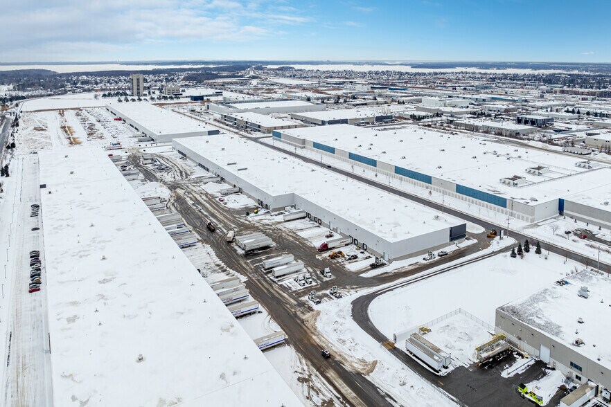 More Photos Of 3801-3825 Rue F.-X.-Tessier, Vaudreuil-dorion Distribution For Lease