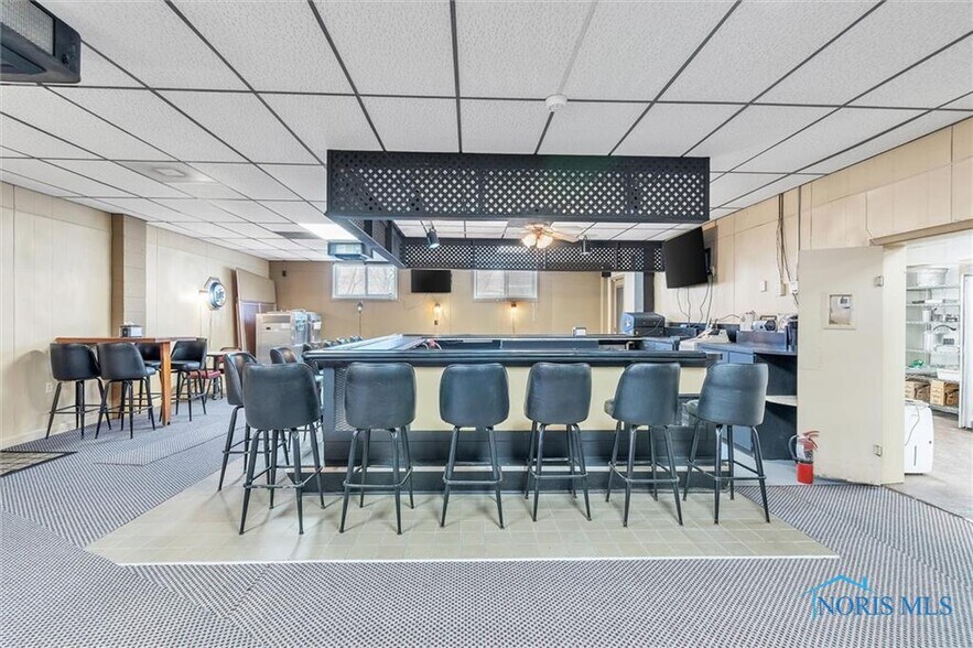 More Photos Of 11407 Corduroy Rd, Curtice Storefront For Sale