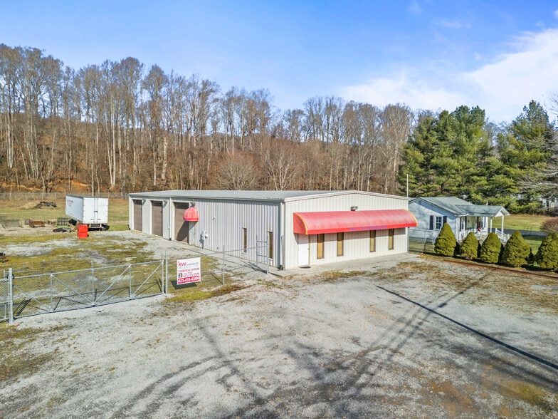 More Photos Of 2719 Highway 91, Elizabethton Showroom For Sale