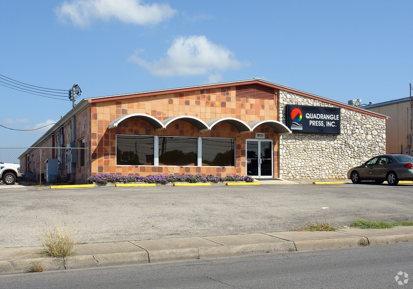 Primary Photo Of 9111 Broadway St, San Antonio Freestanding For Lease