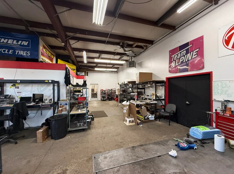 More Photos Of 5588 W River Dr, Comstock Park Manufacturing For Lease