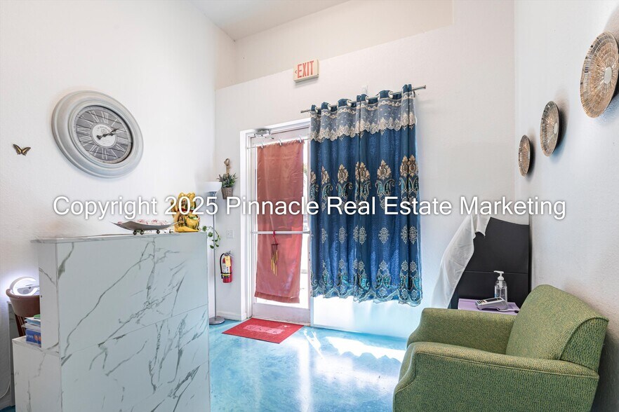 More Photos Of 24630 Sandhill Blvd, Punta Gorda Showroom For Sale