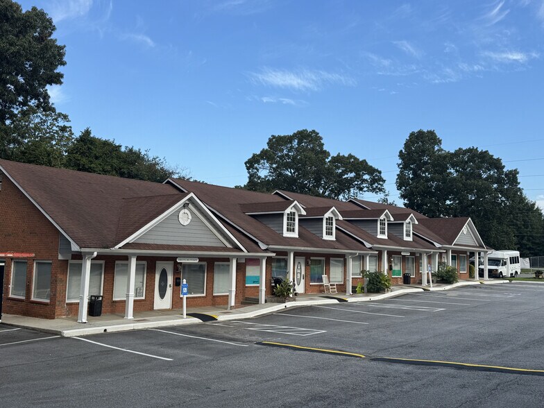 More Photos Of 148-154 Valley Hill Rd SW, Riverdale General Retail For Lease