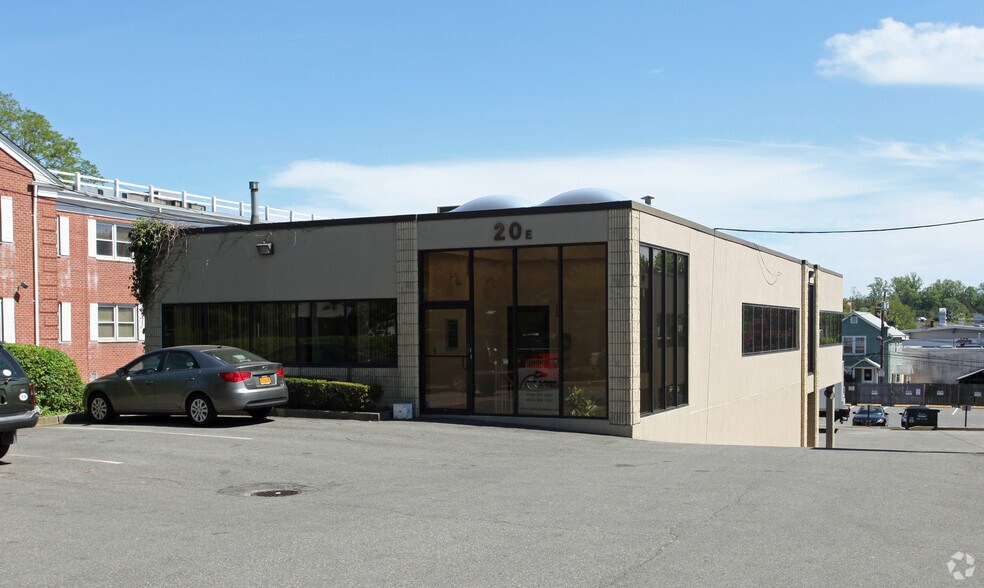 Primary Photo Of 20 Vanderventer Ave, Port Washington Office For Lease