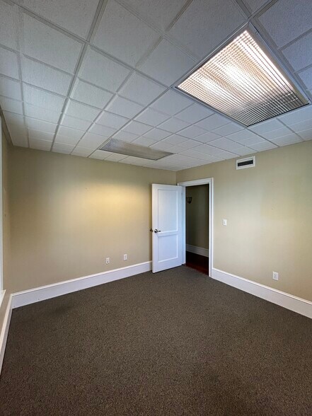 More Photos Of 1417 Stuart Engals Blvd, Mount Pleasant Medical For Lease