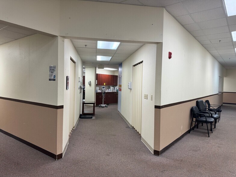 More Photos Of 1215 Dunn Ave, Jacksonville Medical For Lease