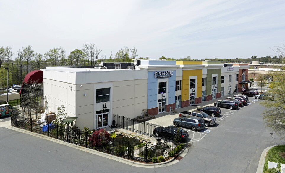 More Photos Of 2135 Ayrsley Town Blvd, Charlotte Freestanding For Lease
