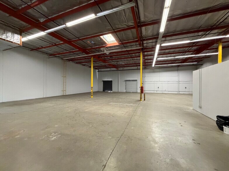 More Photos Of 16417-16441 Berwyn Rd, Cerritos Warehouse For Lease