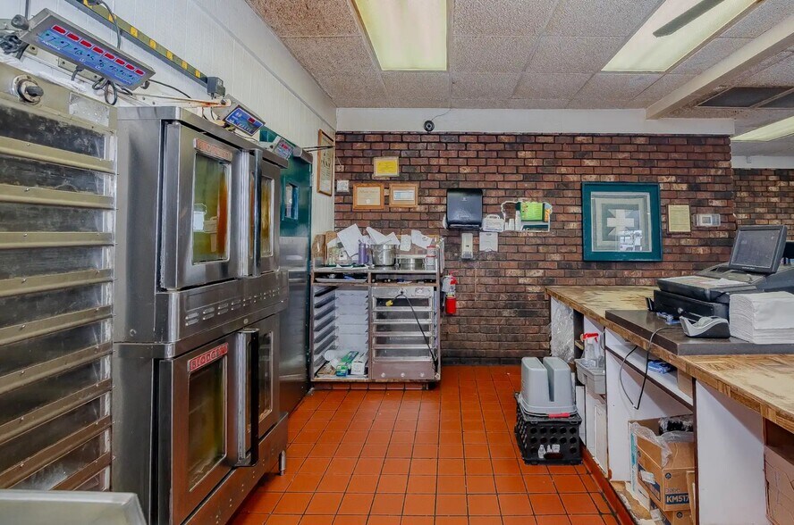 More Photos Of 4201 N Navarro St, Victoria Fast Food For Sale