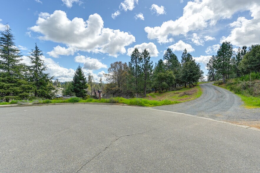 More Photos Of Whitcomb Ave, Colfax Land For Sale