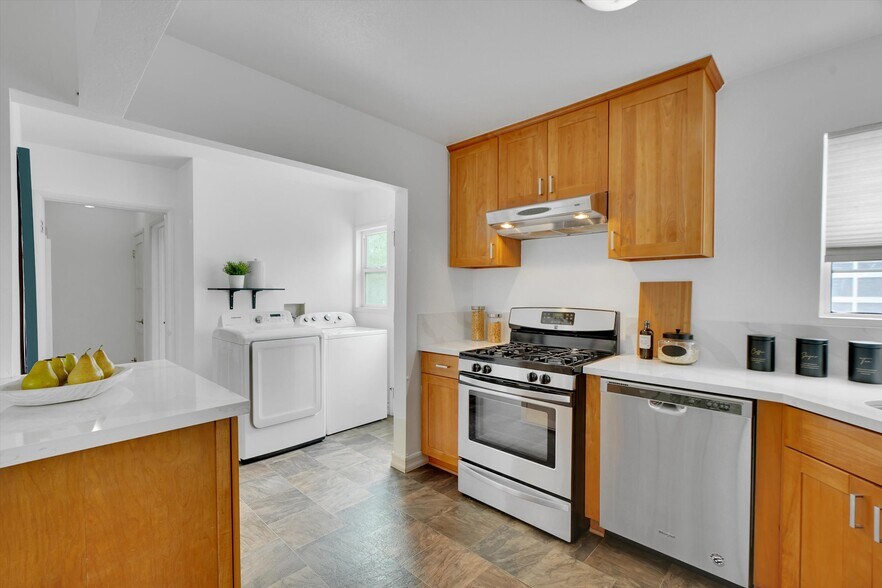 More Photos Of 828 Hill St, Santa Monica Apartments For Sale