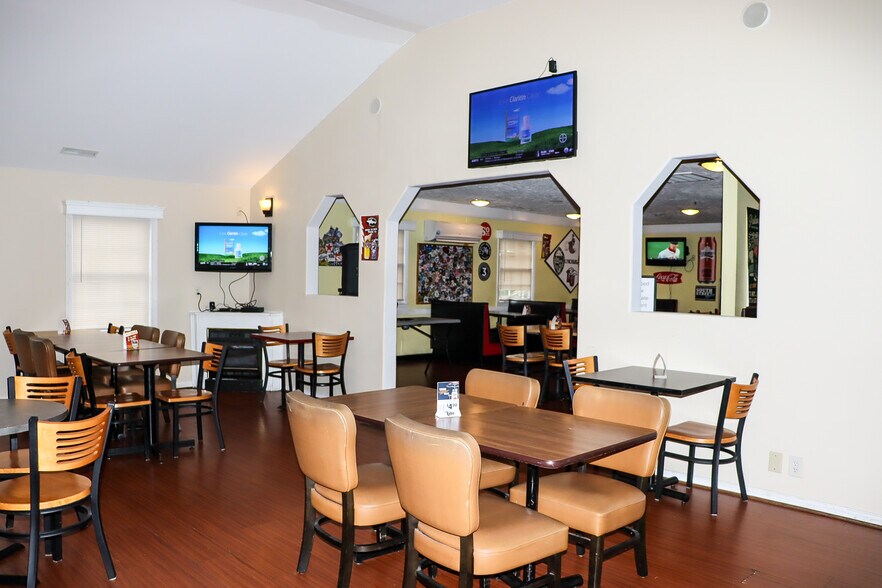 More Photos Of 3313 Old Forest Rd, Lynchburg Restaurant For Sale