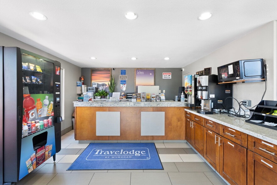 More Photos Of 430 E Route 66, Williams Hotel For Sale