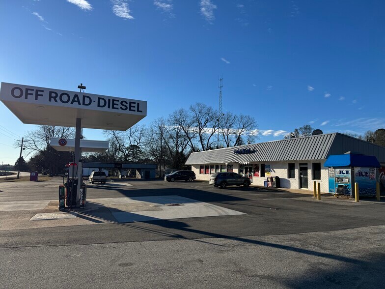 More Photos Of 8665 Maysville Rd, Maysville Self Storage For Sale