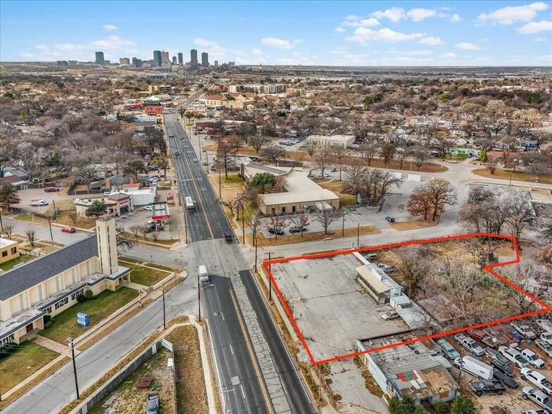 More Photos Of 3509 E Belknap St, Fort Worth Auto Dealership For Sale