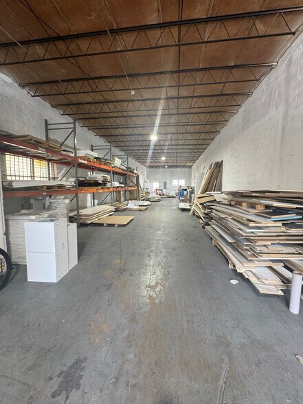 More Photos Of 230-226 W 24th St, Hialeah Warehouse For Lease
