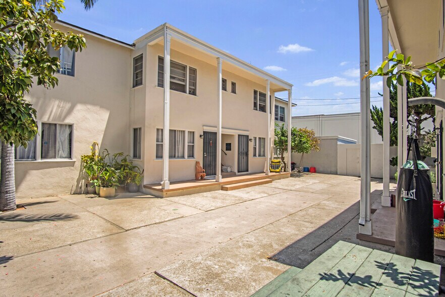 More Photos Of , Los Angeles Multifamily For Sale