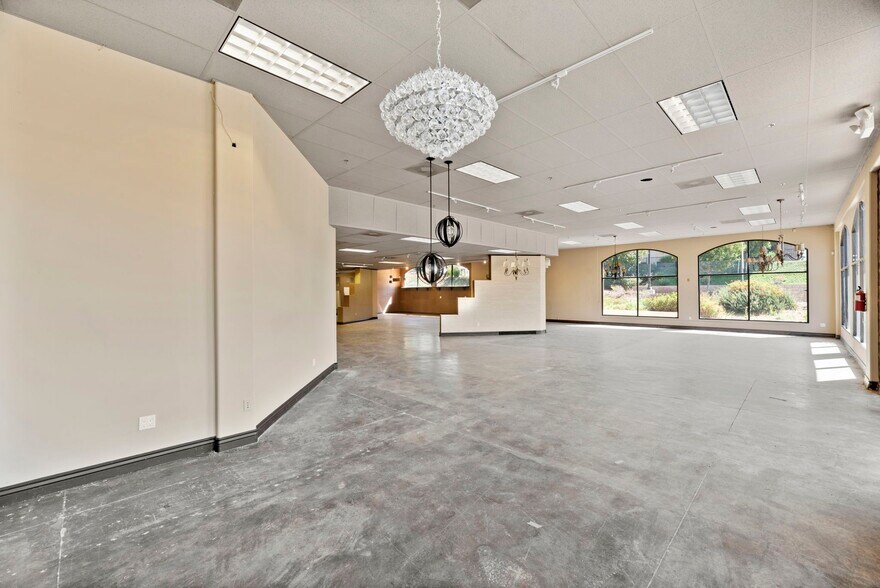 More Photos Of 28811 Canwood St, Agoura Hills Storefront Retail Office For Sale